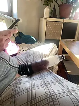 Gilgamesch1704 online show from February 18, 2025, 9:43 am