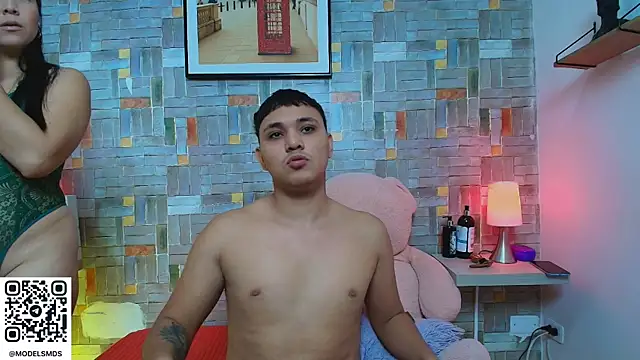 couple lovelyds online show from November 4, 2025, 8:30 pm