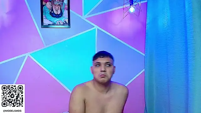 couple lovelyds online show from January 7, 2026, 8:33 pm