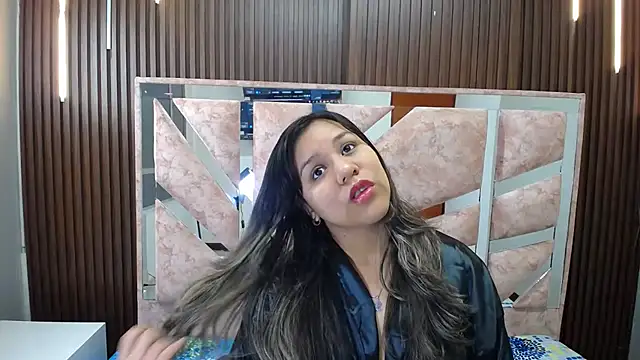 stephanieross202cl online show from January 12, 2026, 4:18 am