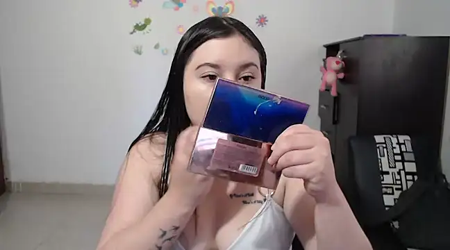 Snapshot of allison_11p chatting on January 16, 2025, 1:04 pm allison 11p online show from January 16, 2025, 1:04 pm
