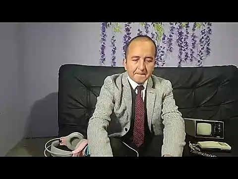 yazforeSolo online show from November 10, 2025, 2:38 pm