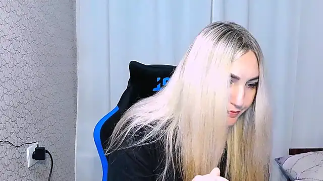 JaneLaJewel online show from November 12, 2025, 2:39 pm