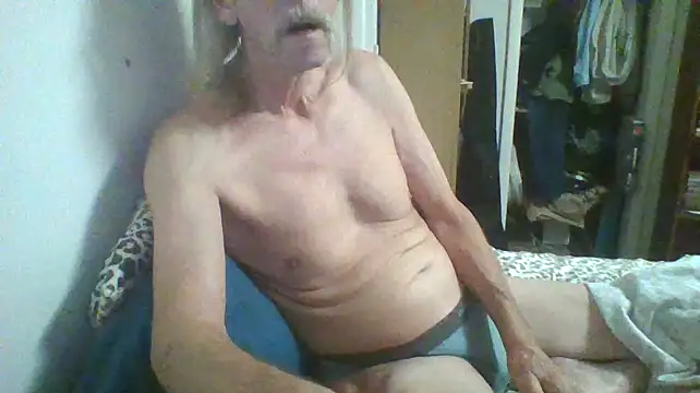 friendlychat1 online show from September 28, 2025, 4:51 am