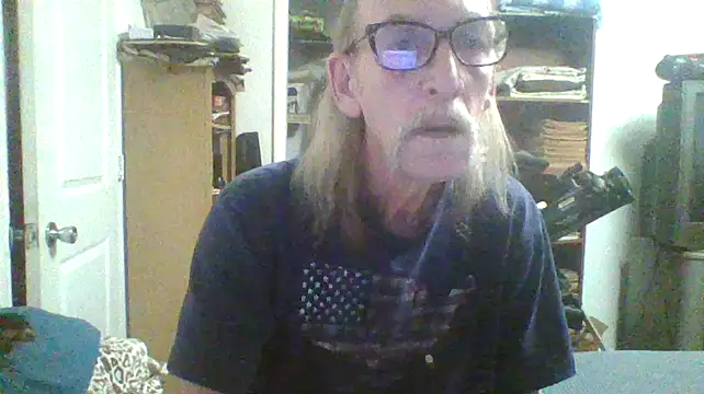 friendlychat1 online show from October 9, 2025, 2:42 am