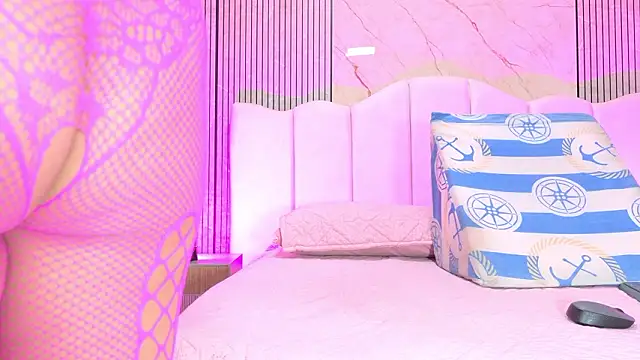 Snapshot of Sofia_martiin chatting on February 1, 2026, 3:05 am Sofia martiin online show from February 1, 2026, 3:05 am