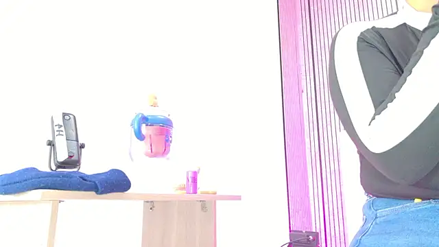 Snapshot of Sofia_martiin chatting on February 19, 2026, 3:13 am Sofia martiin online show from February 19, 2026, 3:13 am