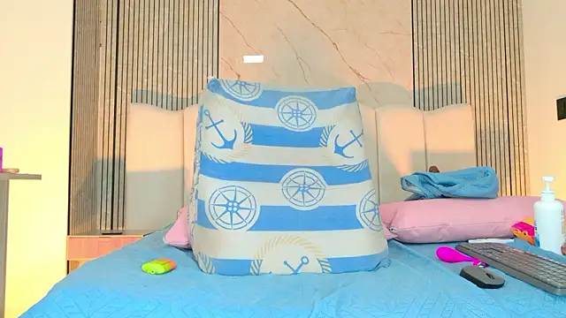 Sofia martiin online show from March 16, 2026, 5:44 am