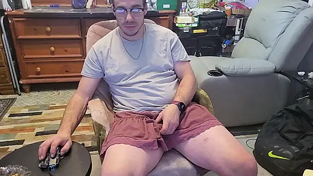 ScubaStevex online show from December 18, 2025, 5:57 am