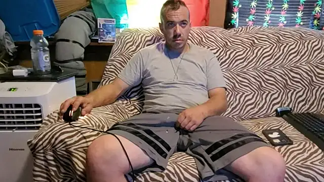 ScubaStevex online show from July 9, 2026, 7:18 pm
