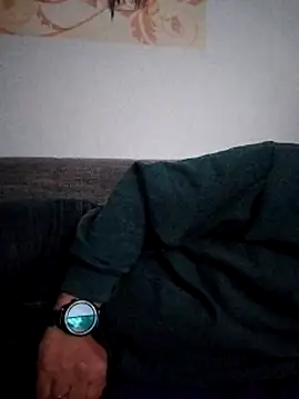 Snapshot of ich411983 chatting on December 14, 2024, 9:56 pm ich411983 online show from December 14, 2024, 9:56 pm