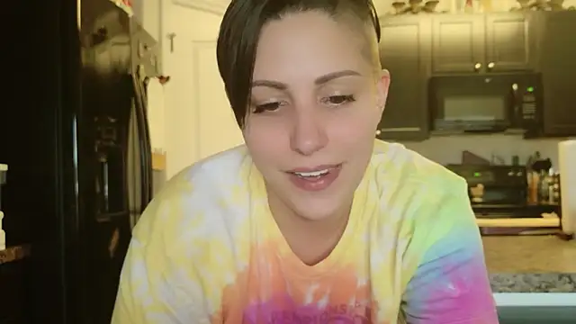 IsabelleRaven online show from April 28, 2026, 8:25 pm