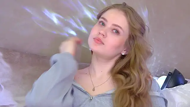 Snapshot of SelinSwarovski chatting on October 22, 2025, 5:13 pm SelinSwarovski online show from October 22, 2025, 5:13 pm