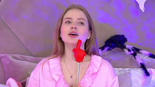 Snapshot of SelinSwarovski chatting on October 23, 2025, 6:06 pm SelinSwarovski online show from October 23, 2025, 6:06 pm