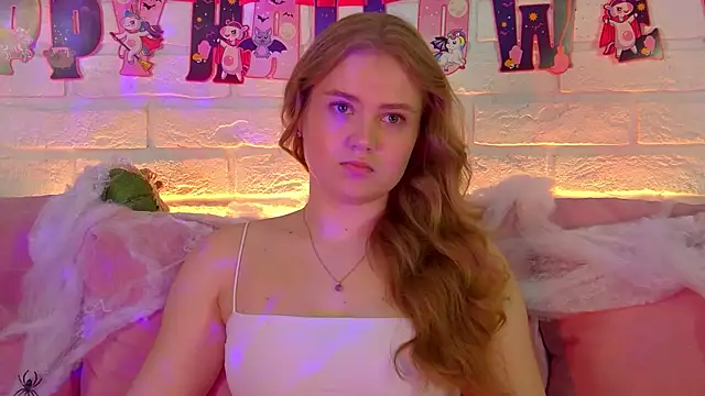 Snapshot of SelinSwarovski chatting on October 28, 2025, 7:05 pm SelinSwarovski online show from October 28, 2025, 7:05 pm