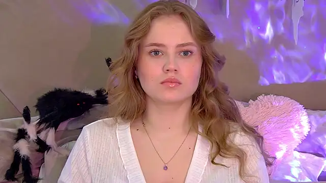 Snapshot of SelinSwarovski chatting on October 29, 2025, 5:04 pm SelinSwarovski online show from October 29, 2025, 5:04 pm