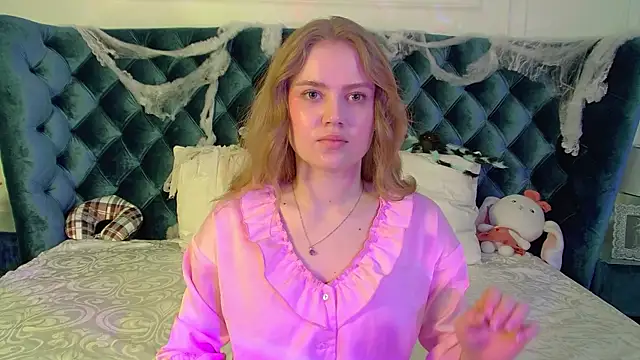 Snapshot of SelinSwarovski chatting on October 30, 2025, 6:08 pm SelinSwarovski online show from October 30, 2025, 6:08 pm