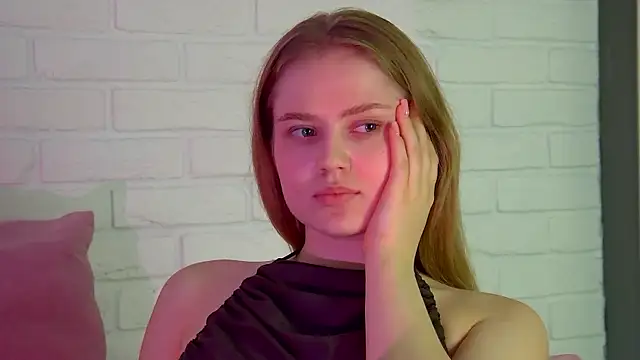 Snapshot of SelinSwarovski chatting on November 12, 2025, 6:14 am SelinSwarovski online show from November 12, 2025, 6:14 am