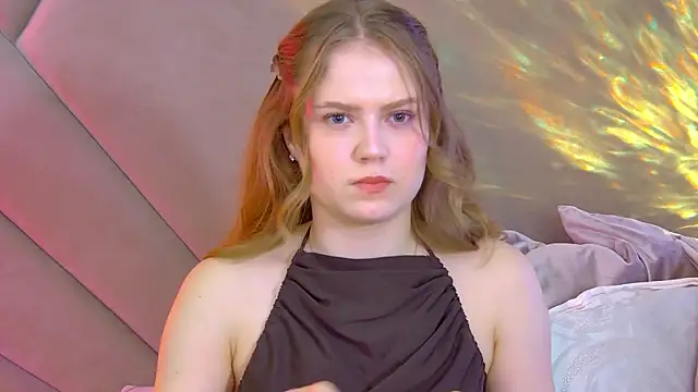 Snapshot of SelinSwarovski chatting on November 19, 2025, 5:35 pm SelinSwarovski online show from November 19, 2025, 5:35 pm