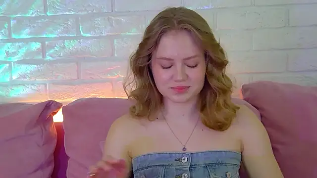 Snapshot of SelinSwarovski chatting on November 27, 2025, 6:21 pm SelinSwarovski online show from November 27, 2025, 6:21 pm