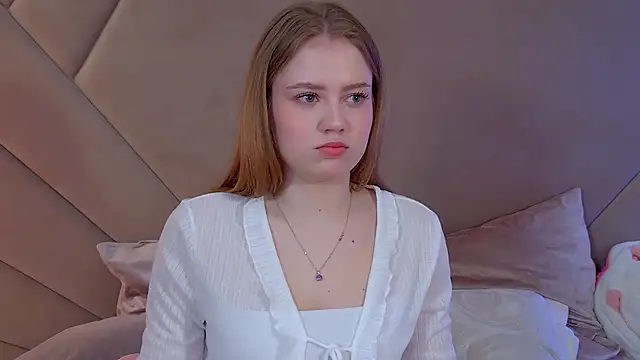 Snapshot of SelinSwarovski chatting on December 3, 2025, 5:11 pm SelinSwarovski online show from December 3, 2025, 5:11 pm