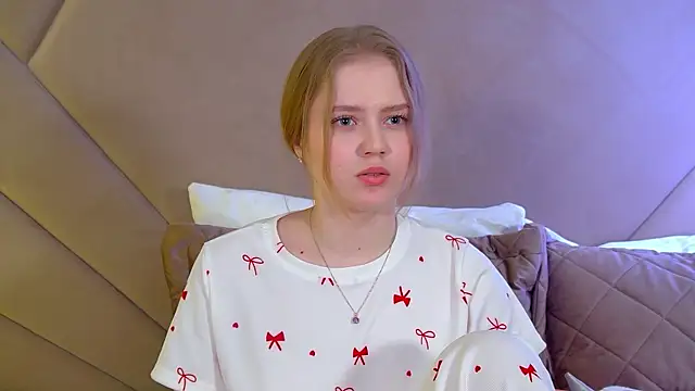 Snapshot of SelinSwarovski chatting on December 16, 2025, 4:28 am SelinSwarovski online show from December 16, 2025, 4:28 am