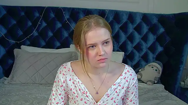 Snapshot of SelinSwarovski chatting on December 18, 2025, 6:14 pm SelinSwarovski online show from December 18, 2025, 6:14 pm