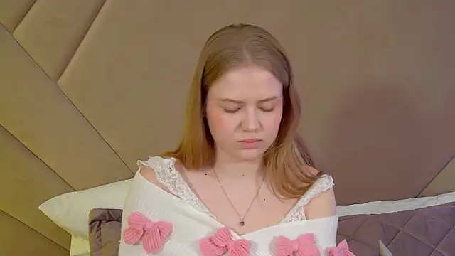 Snapshot of SelinSwarovski chatting on December 20, 2025, 8:38 pm SelinSwarovski online show from December 20, 2025, 8:38 pm