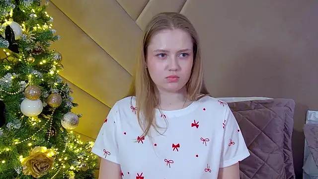 Snapshot of SelinSwarovski chatting on December 22, 2025, 4:31 am SelinSwarovski online show from December 22, 2025, 4:31 am