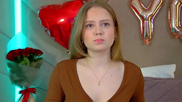 Snapshot of SelinSwarovski chatting on February 15, 2026, 4:36 pm SelinSwarovski online show from February 15, 2026, 4:36 pm