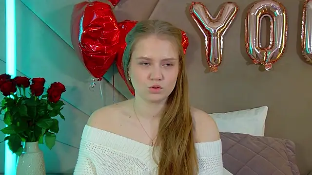 Snapshot of SelinSwarovski chatting on February 16, 2026, 4:47 pm SelinSwarovski online show from February 16, 2026, 4:47 pm