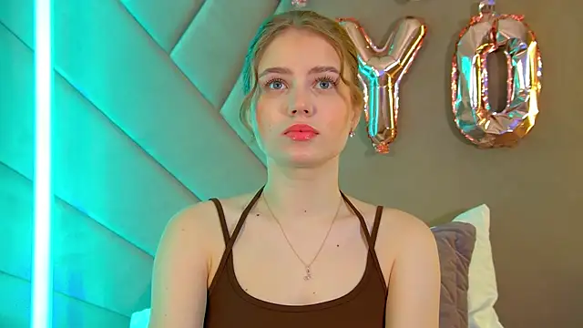 Snapshot of SelinSwarovski chatting on February 24, 2026, 5:11 pm SelinSwarovski online show from February 24, 2026, 5:11 pm