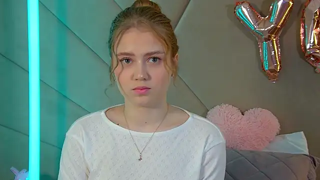 Snapshot of SelinSwarovski chatting on February 28, 2026, 4:52 pm SelinSwarovski online show from February 28, 2026, 4:52 pm