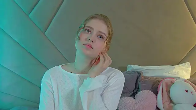 Snapshot of SelinSwarovski chatting on March 4, 2026, 4:24 pm SelinSwarovski online show from March 4, 2026, 4:24 pm