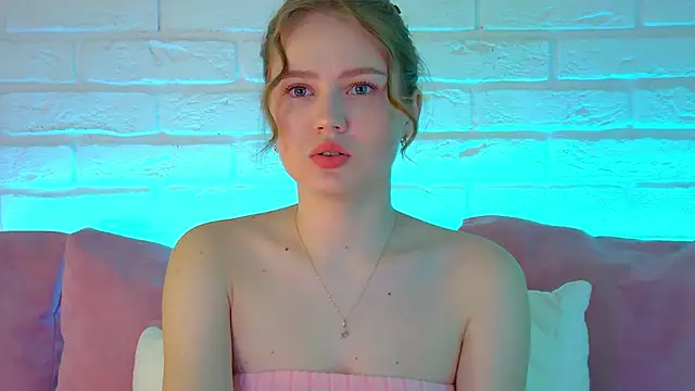 Snapshot of SelinSwarovski chatting on March 15, 2026, 4:24 pm SelinSwarovski online show from March 15, 2026, 4:24 pm