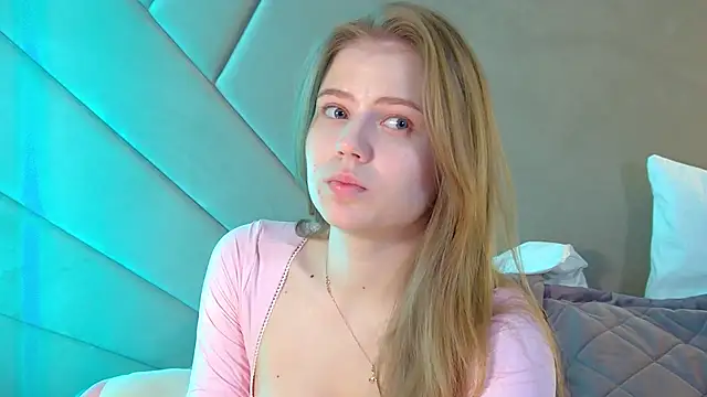 Snapshot of SelinSwarovski chatting on March 16, 2026, 3:38 pm SelinSwarovski online show from March 16, 2026, 3:38 pm