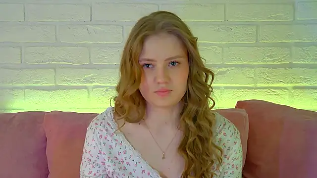 Snapshot of SelinSwarovski chatting on March 21, 2026, 4:10 pm SelinSwarovski online show from March 21, 2026, 4:10 pm