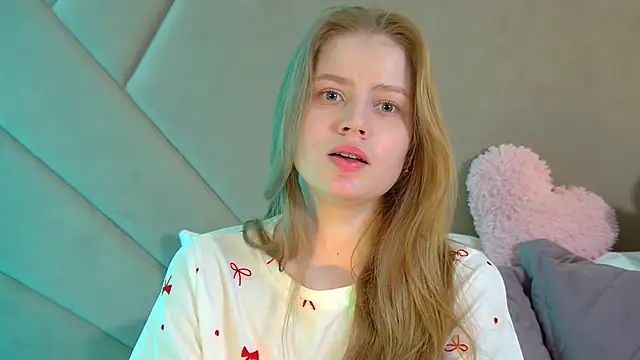 Snapshot of SelinSwarovski chatting on March 28, 2026, 4:39 pm SelinSwarovski online show from March 28, 2026, 4:39 pm