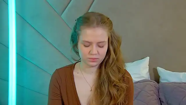 Snapshot of SelinSwarovski chatting on April 1, 2026, 3:09 pm SelinSwarovski online show from April 1, 2026, 3:09 pm