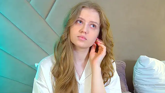 Snapshot of SelinSwarovski chatting on April 3, 2026, 4:27 pm SelinSwarovski online show from April 3, 2026, 4:27 pm