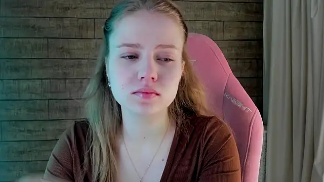 Snapshot of SelinSwarovski chatting on April 10, 2026, 4:01 pm SelinSwarovski online show from April 10, 2026, 4:01 pm