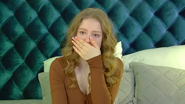 Snapshot of SelinSwarovski chatting on April 12, 2026, 4:23 pm SelinSwarovski online show from April 12, 2026, 4:23 pm