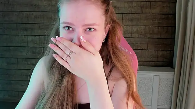 Snapshot of SelinSwarovski chatting on April 13, 2026, 3:39 pm SelinSwarovski online show from April 13, 2026, 3:39 pm