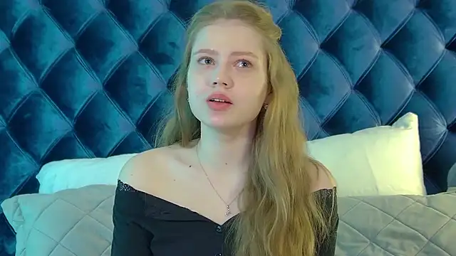 Snapshot of SelinSwarovski chatting on April 14, 2026, 3:51 pm SelinSwarovski online show from April 14, 2026, 3:51 pm