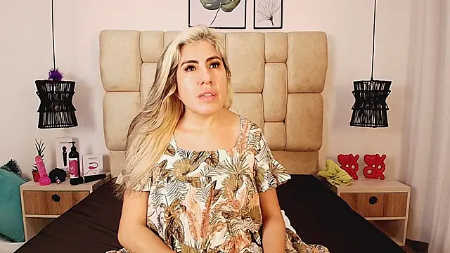 AdharaSmithh online show from March 7, 2025, 2:25 am