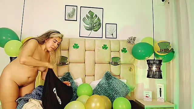 AdharaSmithh online show from March 17, 2025, 3:14 am