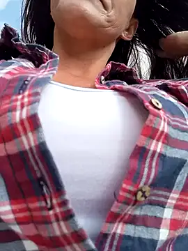 Snapshot of celeste-30_ chatting on March 15, 2025, 1:29 pm celeste-30 online show from March 15, 2025, 1:29 pm