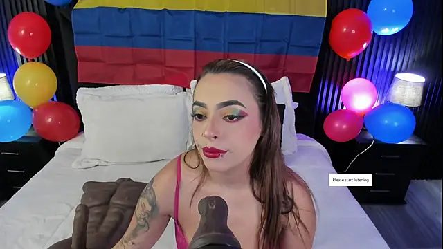 Snapshot of MiiaaMoonroee chatting on July 3, 2026, 7:09 pm MiiaaMoonroee online show from July 3, 2026, 7:09 pm
