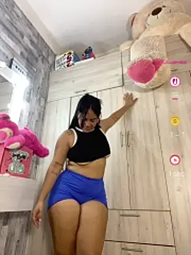 Violetrousse online show from May 15, 2026, 5:09 pm