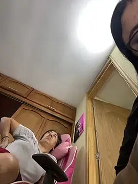 alissonfernandez  online show from October 31, 2025, 12:44 am